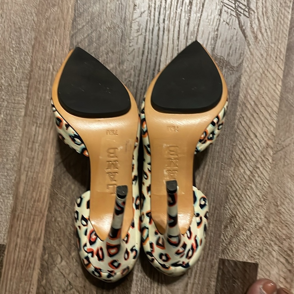 L.A.M.B. Heels. Size 7.5. Good preloved condition. - Picture 4 of 5